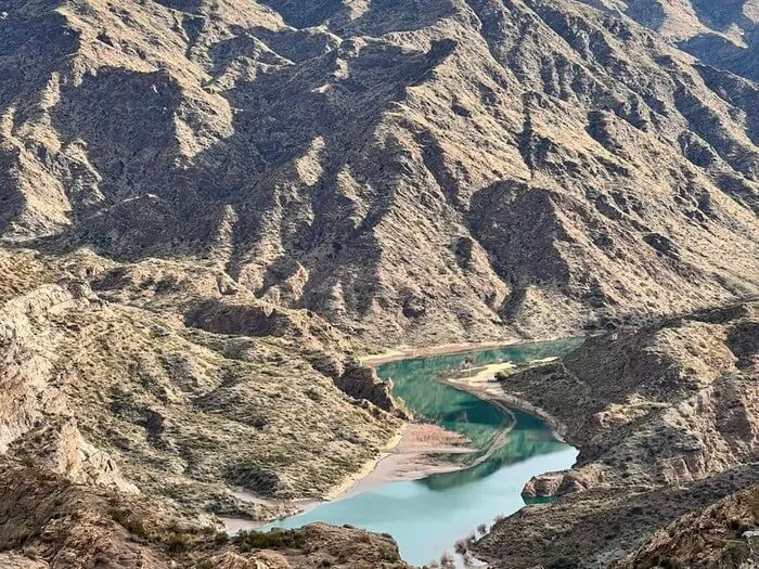 Carretera hacia Los Reyunos en San Rafael, Mendoza.